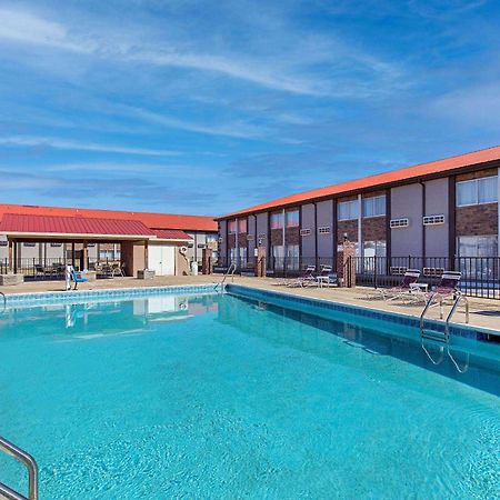 Ramada By Wyndham Bowling Green Bagian luar foto