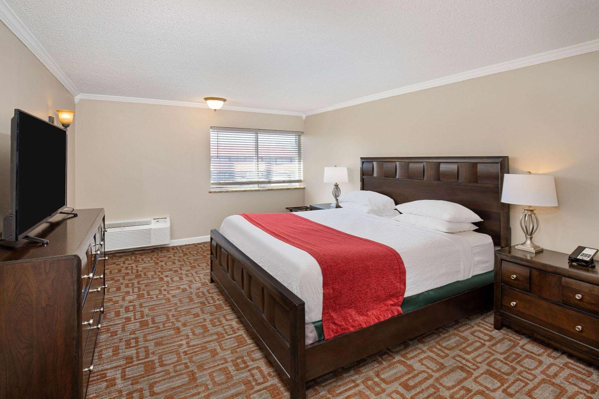 Ramada By Wyndham Bowling Green Bagian luar foto