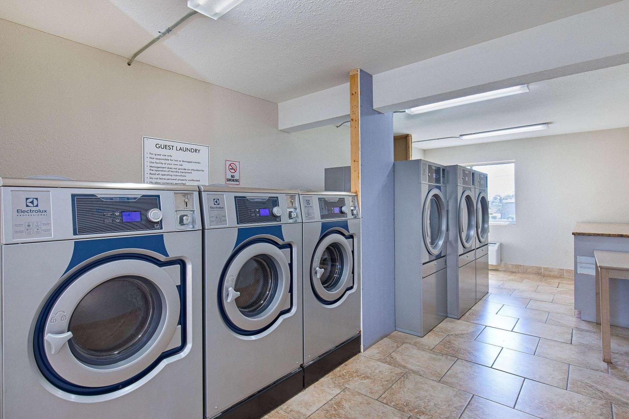 Ramada By Wyndham Bowling Green Bagian luar foto