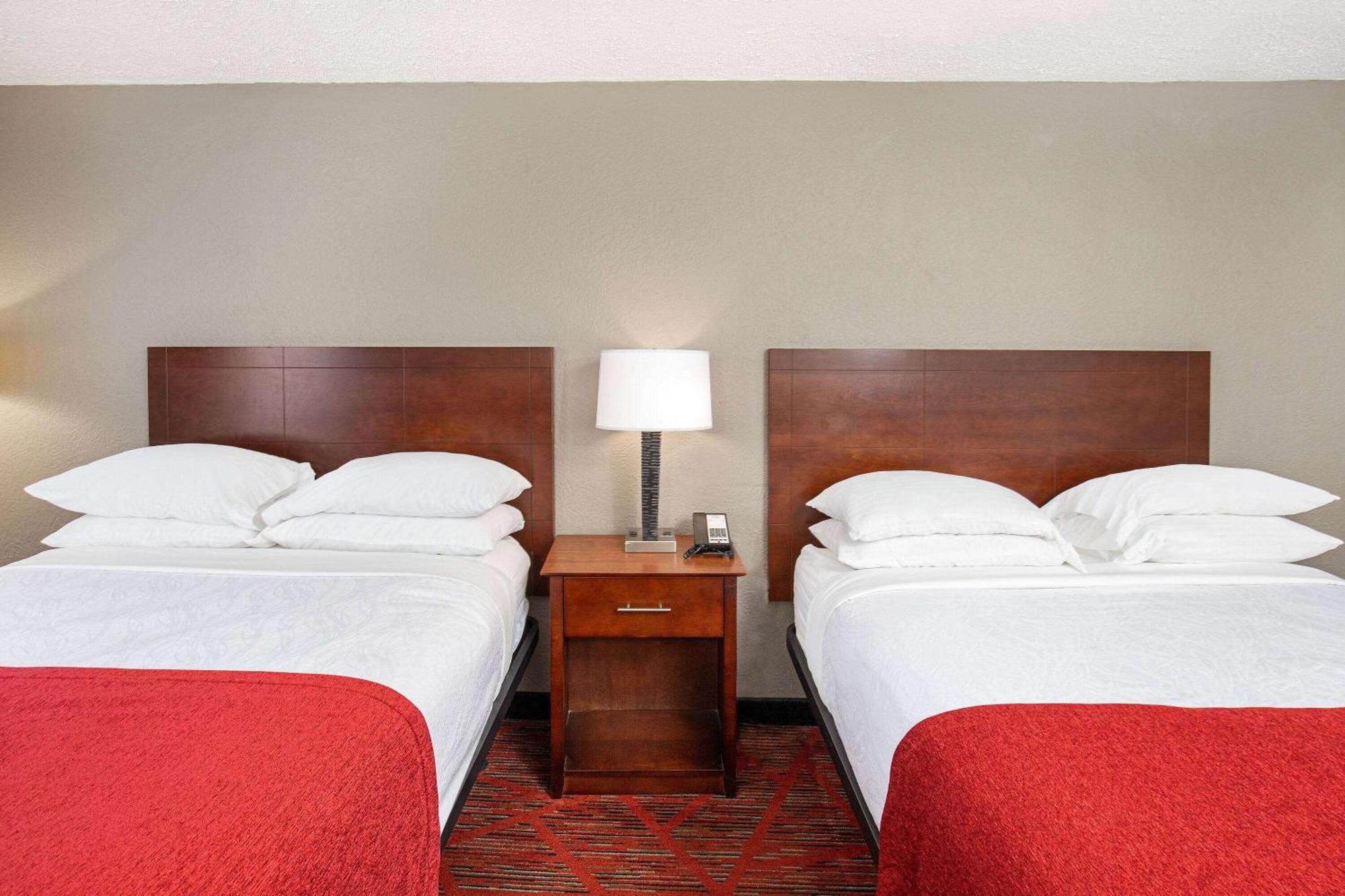 Ramada By Wyndham Bowling Green Bagian luar foto
