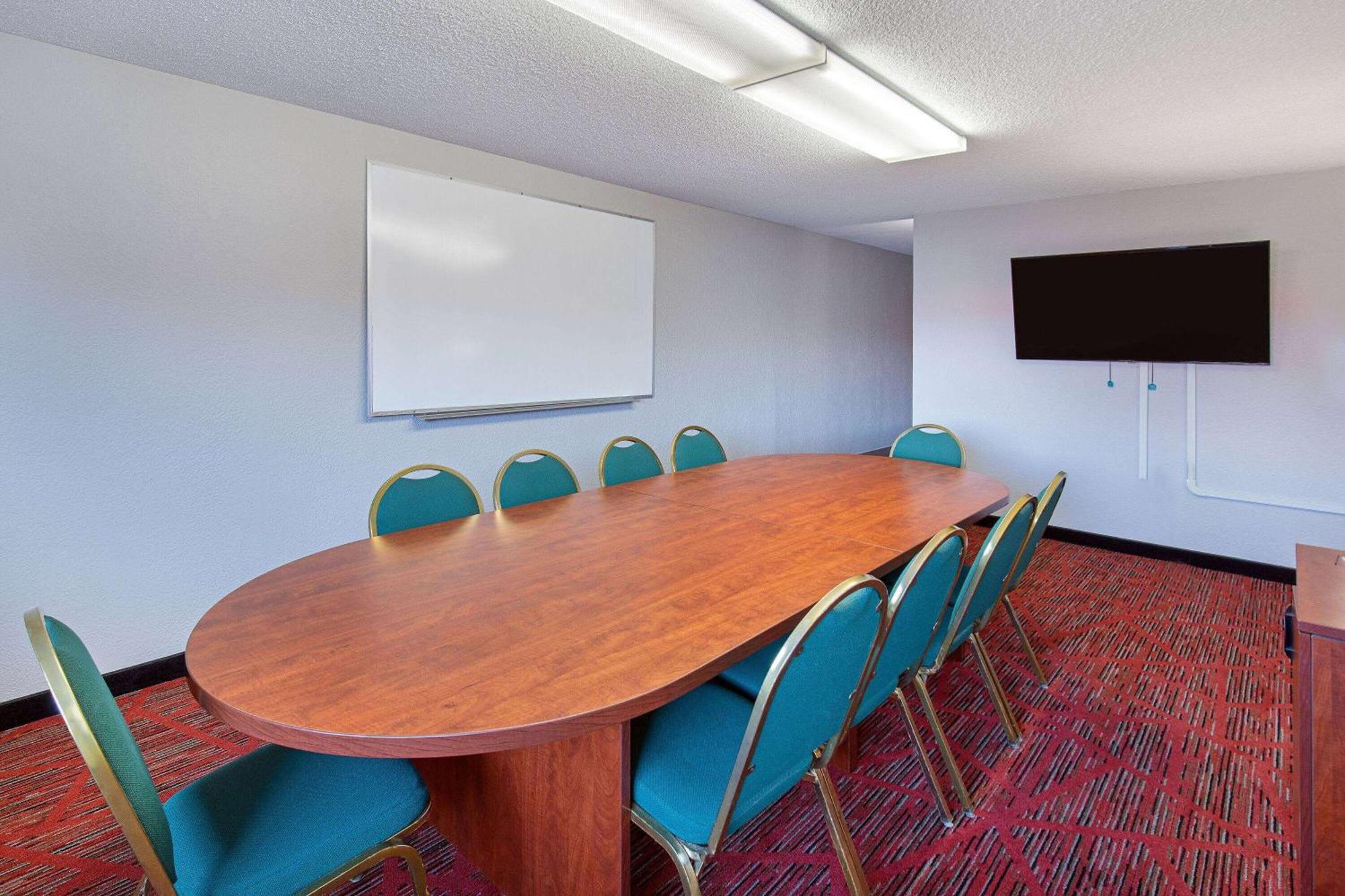 Ramada By Wyndham Bowling Green Bagian luar foto